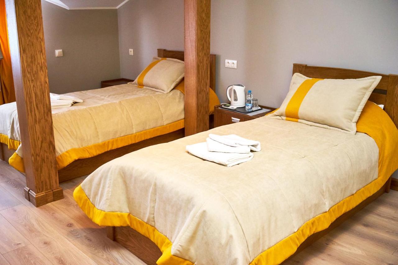 Східний Hotell Berezhany Exteriör bild