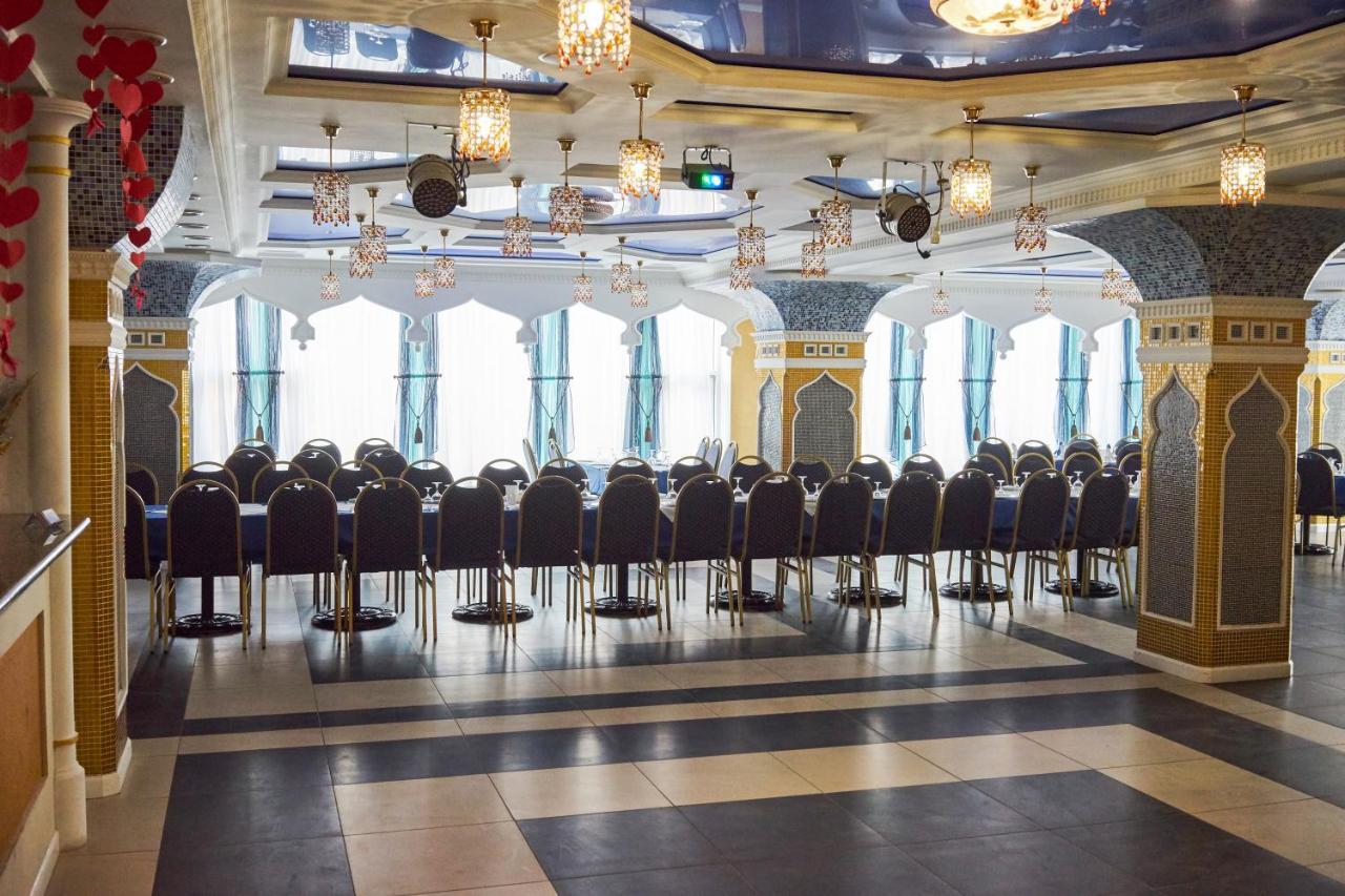 Східний Hotell Berezhany Exteriör bild