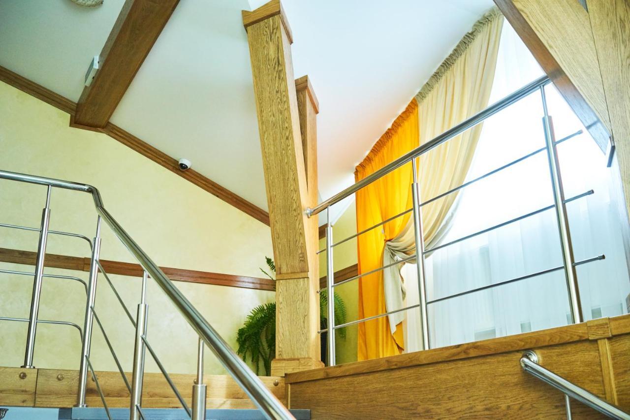 Східний Hotell Berezhany Exteriör bild