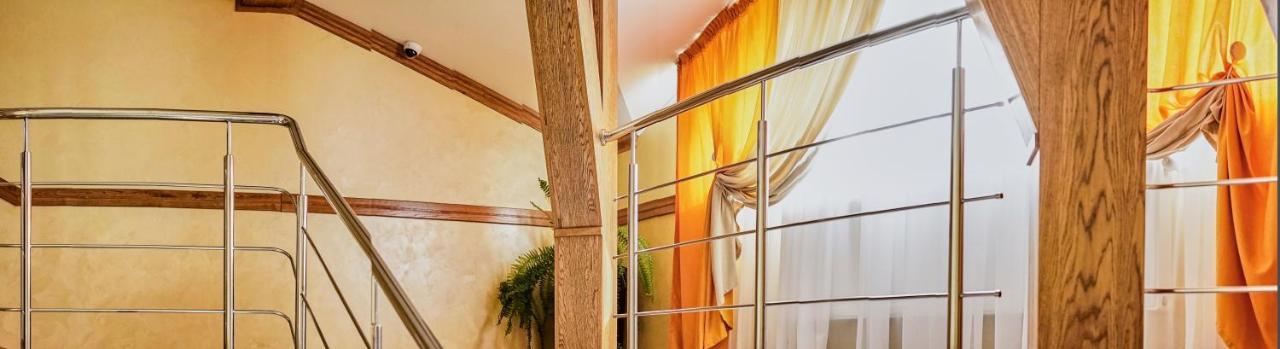 Східний Hotell Berezhany Exteriör bild