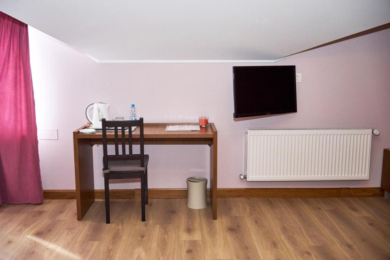 Східний Hotell Berezhany Exteriör bild
