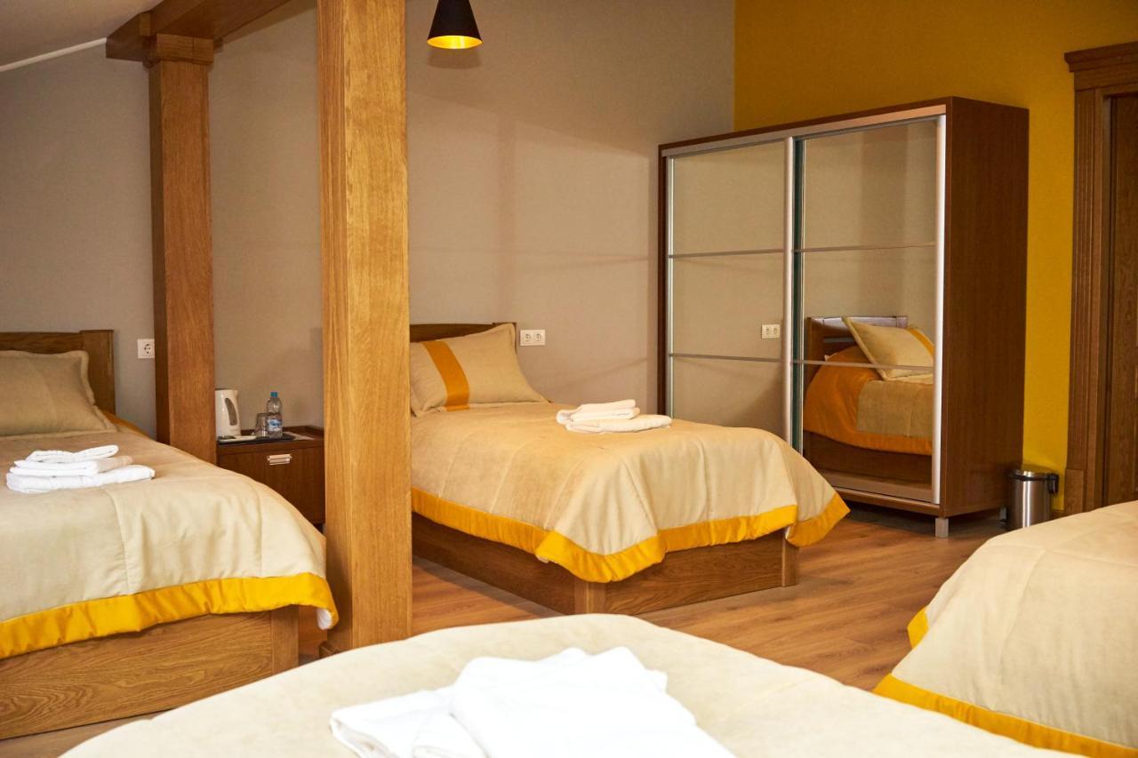 Східний Hotell Berezhany Exteriör bild