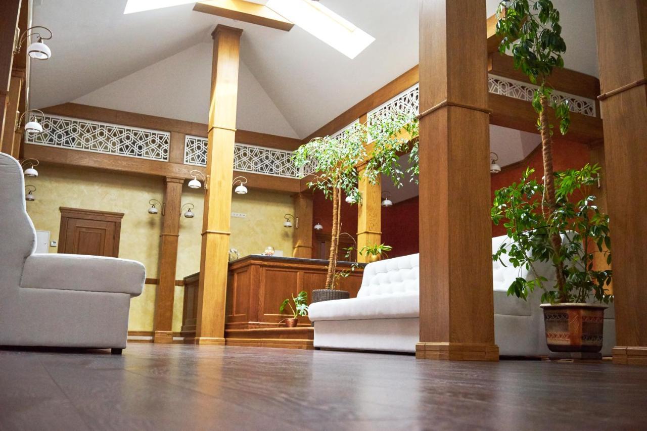 Східний Hotell Berezhany Exteriör bild