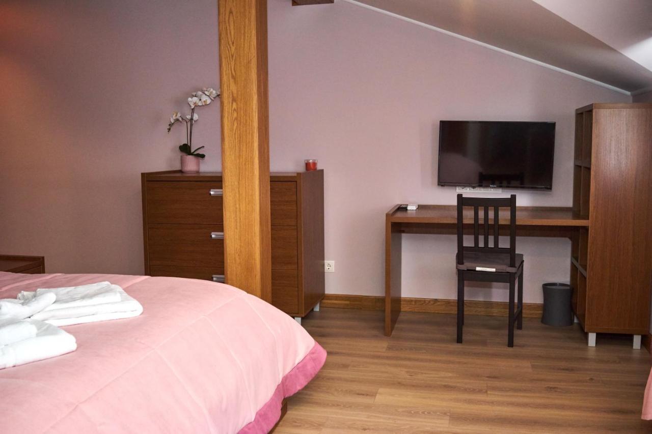 Східний Hotell Berezhany Exteriör bild