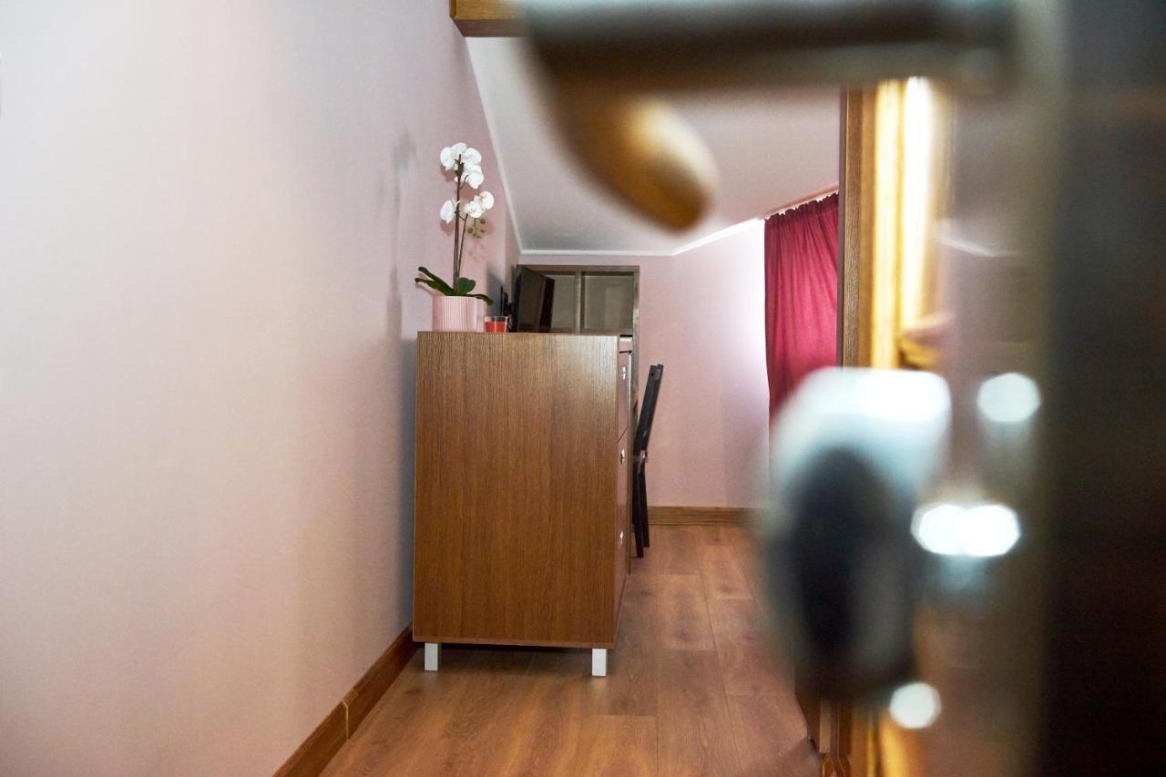 Східний Hotell Berezhany Exteriör bild