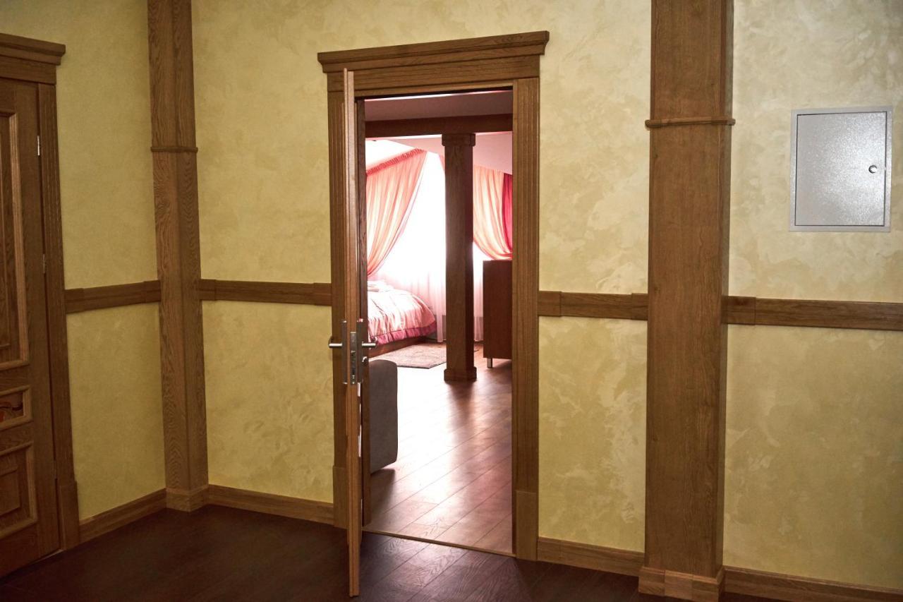 Східний Hotell Berezhany Exteriör bild