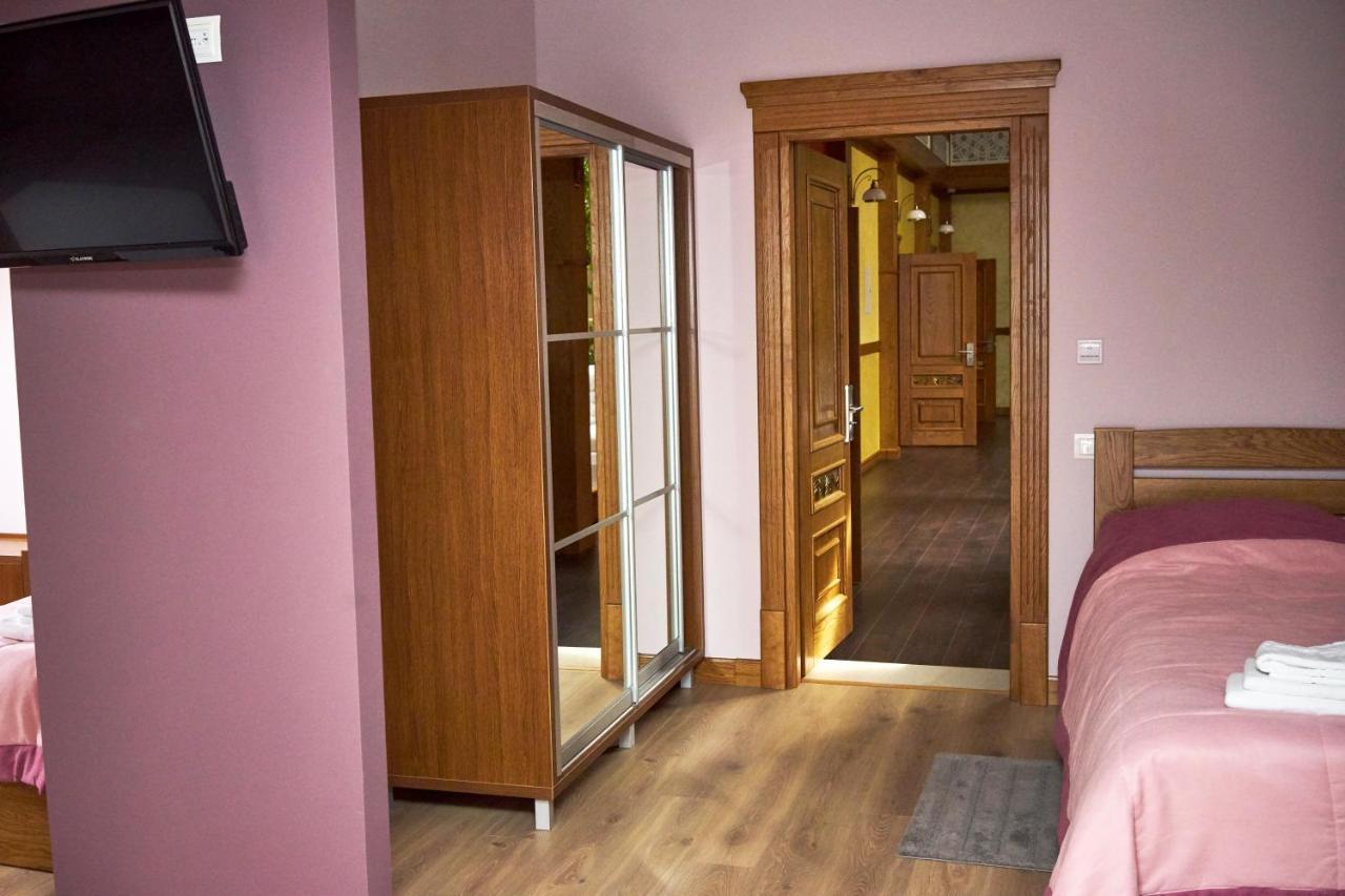 Східний Hotell Berezhany Exteriör bild