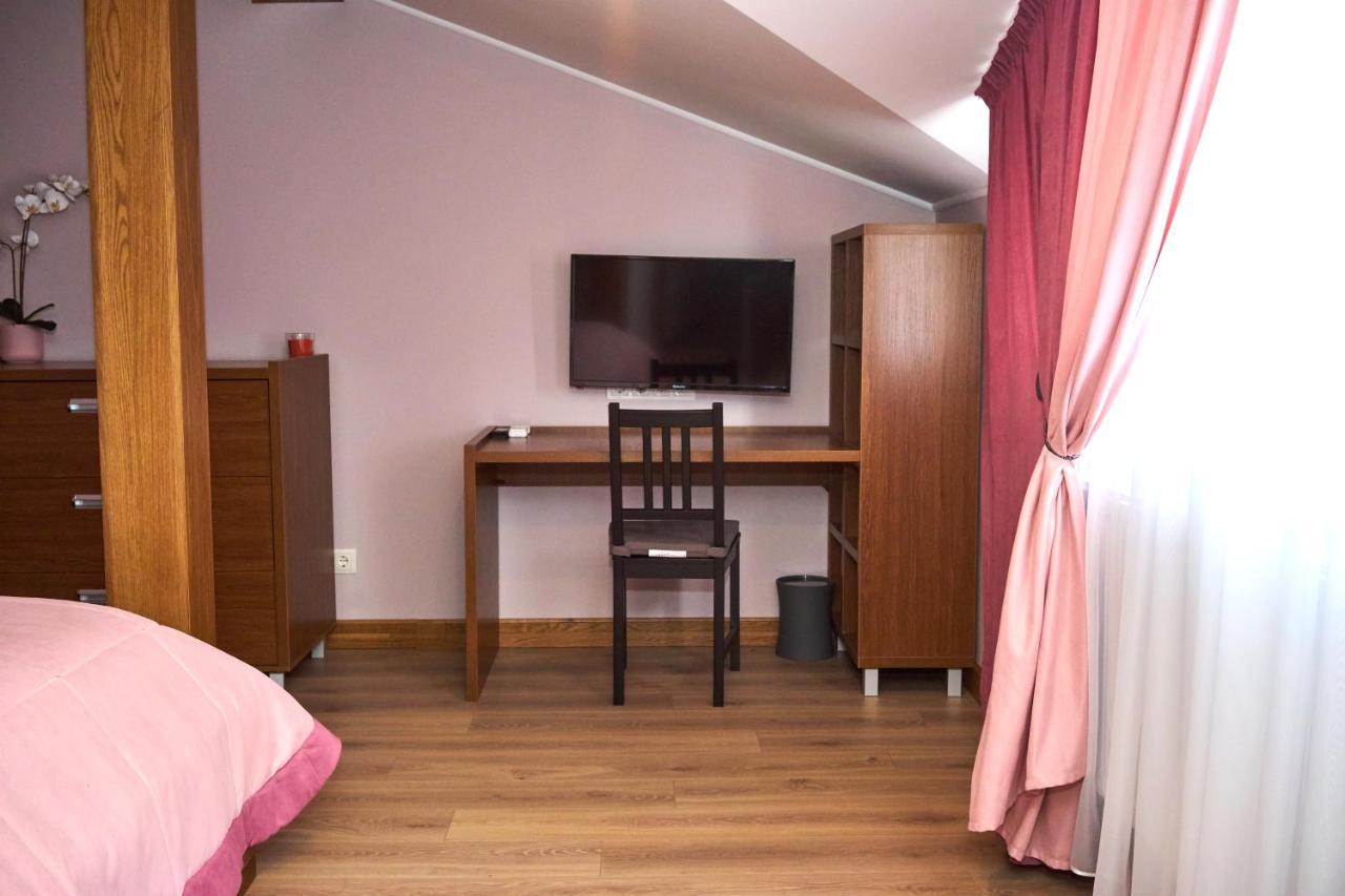 Східний Hotell Berezhany Exteriör bild